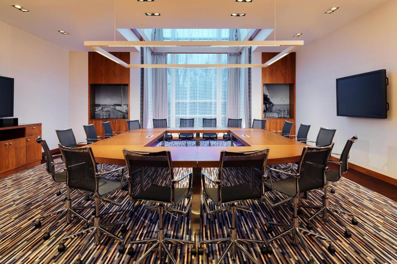 Sheraton Sopot Hotel Dış mekan fotoğraf A meeting room at the Westin Palace, Brussels