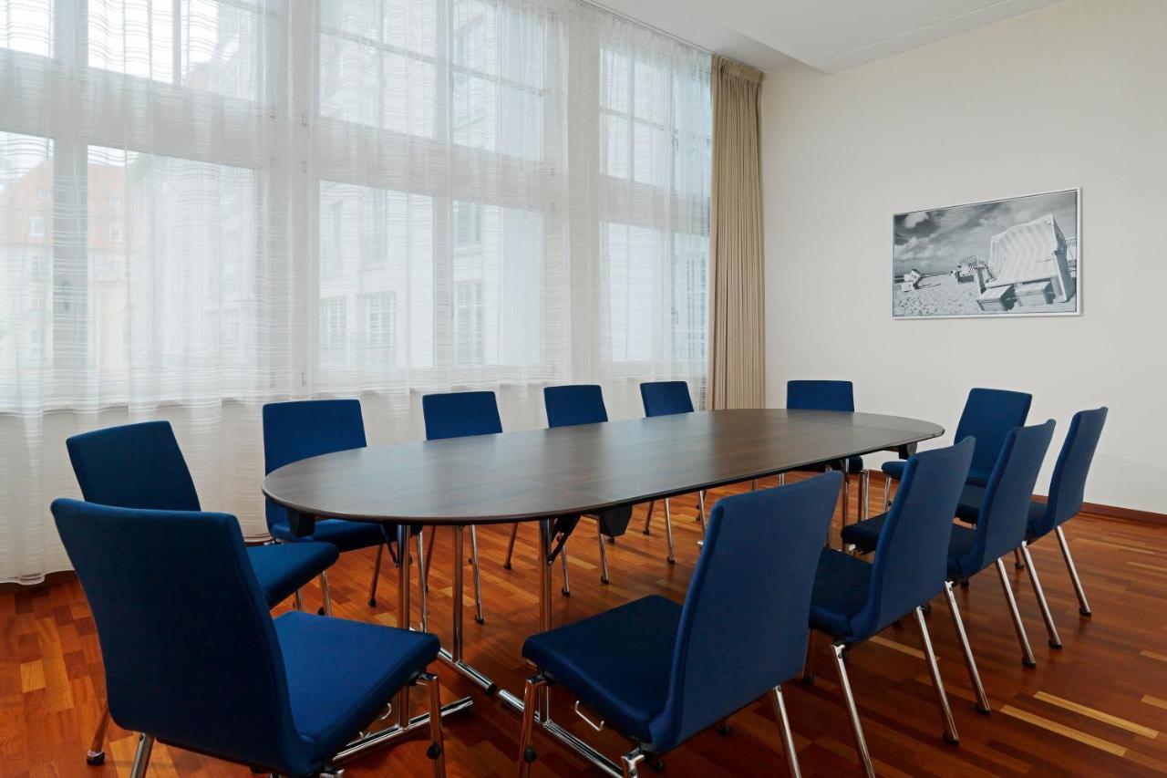 Sheraton Sopot Hotel Dış mekan fotoğraf The boardroom of the University of Iceland.